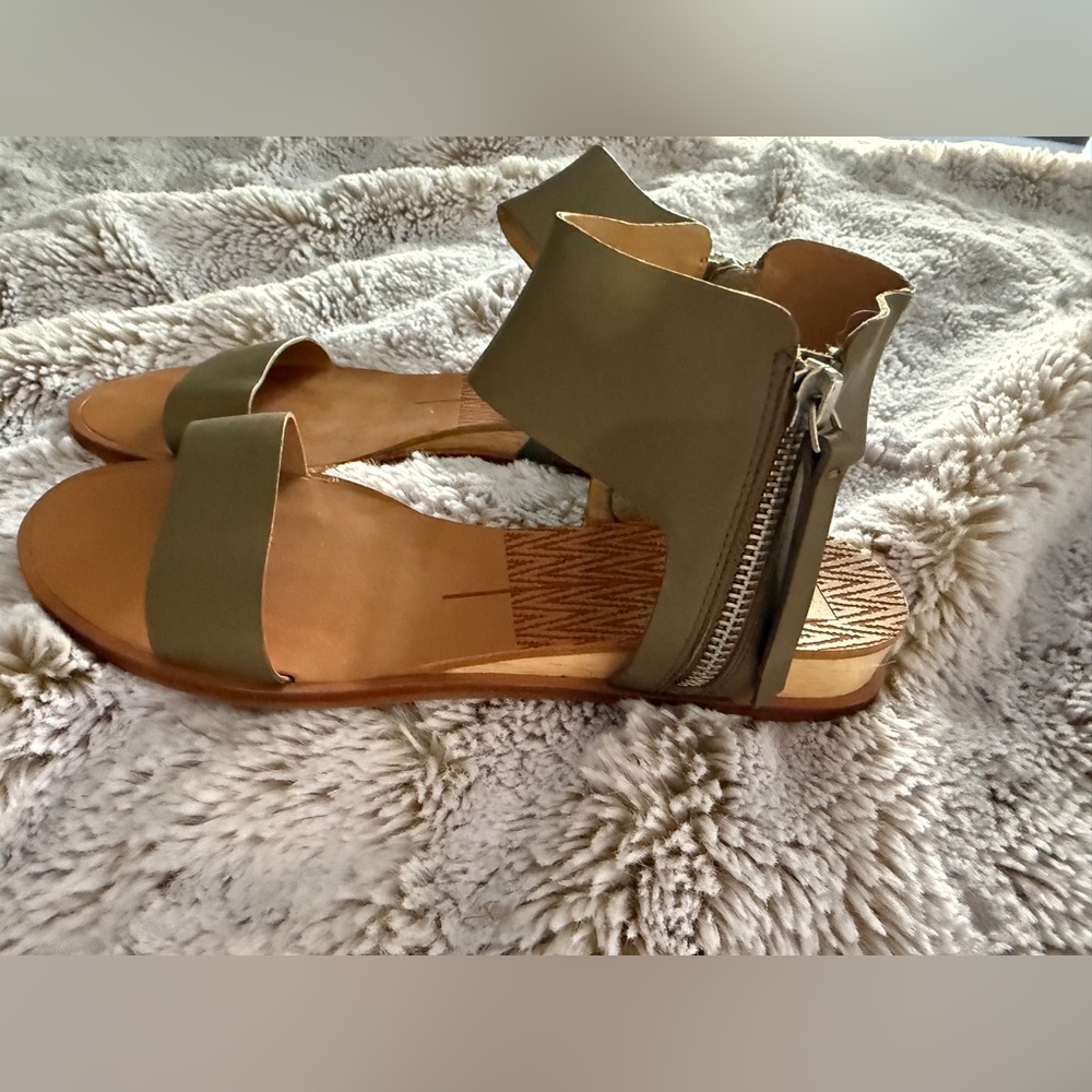 Dolce Vita Paris ankle cuff sandal olive size 8 new - Picture 3 of 5